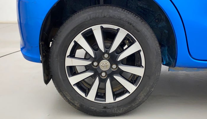 2017 Toyota Etios Liva VX, Petrol, Manual, 47,003 km, Right Rear Wheel