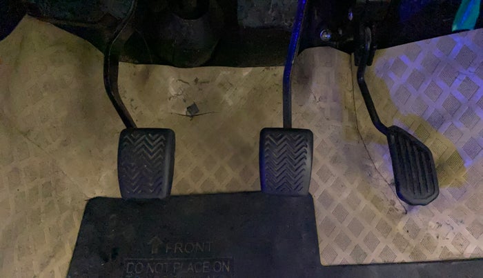 2017 Toyota Etios Liva VX, Petrol, Manual, 47,003 km, Pedals