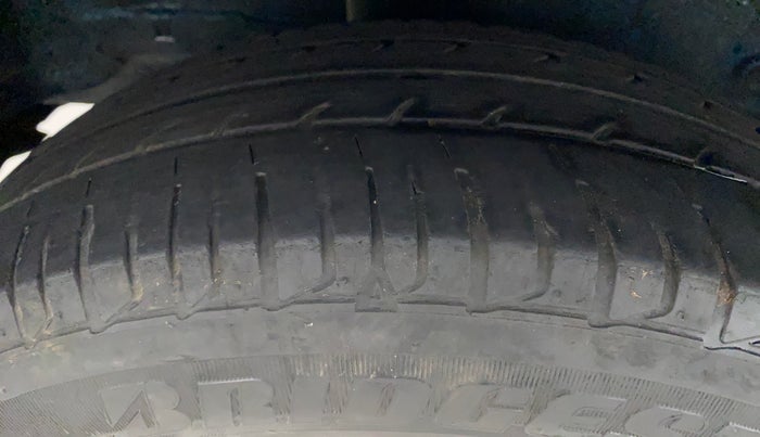 2017 Toyota Etios Liva VX, Petrol, Manual, 47,003 km, Right Rear Tyre Tread