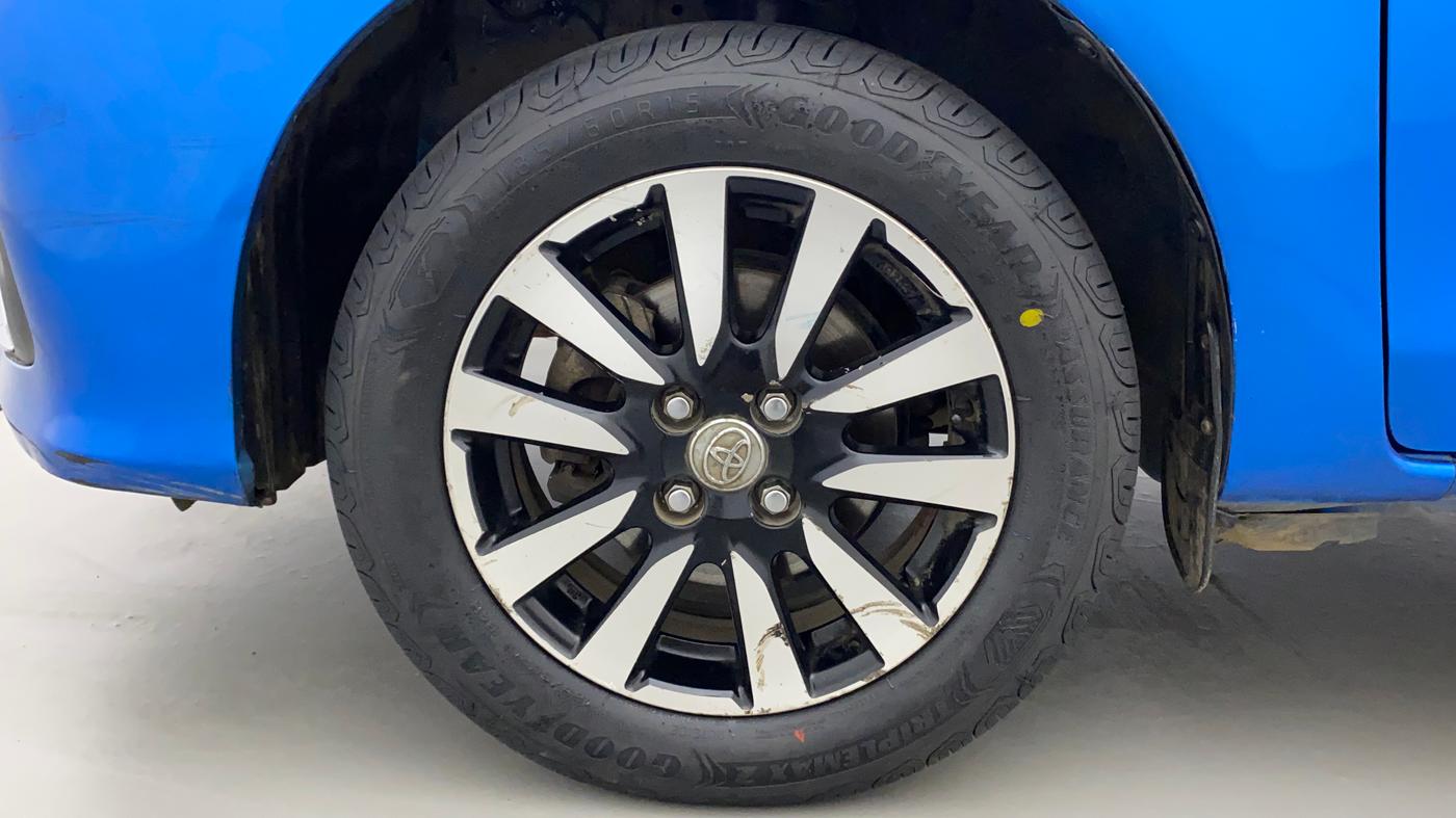 2017 Toyota Etios Liva VX, Petrol, Manual, 47,003 km, Left Front Wheel