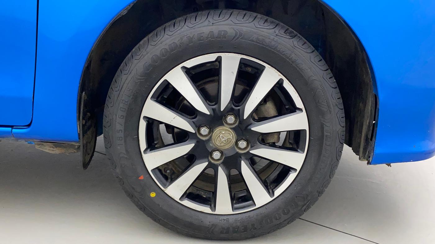 2017 Toyota Etios Liva VX, Petrol, Manual, 47,003 km, Right Front Wheel