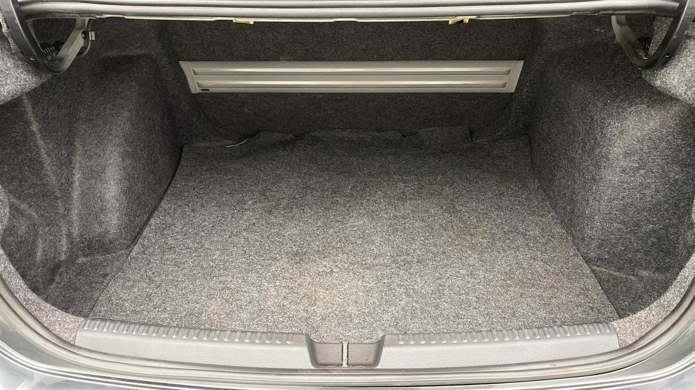 2016 Volkswagen Vento HIGHLINE 1.2 TSI AT, Petrol, Automatic, 27,783 km, Boot Inside