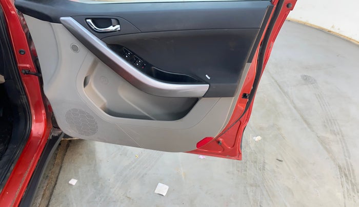 2018 Tata NEXON XZ PLUS DIESEL DUAL TONE, Diesel, Manual, 78,101 km, Driver Side Door Panels Control