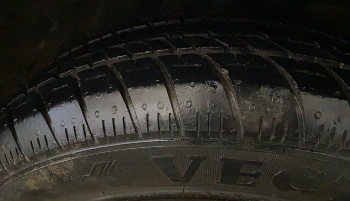 2015 Maruti Celerio ZXI, Petrol, Manual, 24,966 km, Right Front Tyre Tread