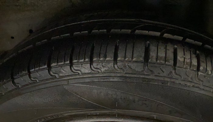 2015 Maruti Celerio ZXI, Petrol, Manual, 24,966 km, Left Rear Tyre Tread