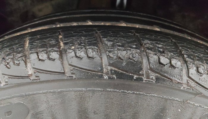 2013 Renault Duster RXL PETROL, Petrol, Manual, 23,481 km, Left Front Tyre Tread