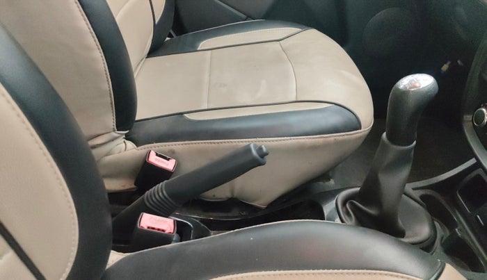 2013 Renault Duster RXL PETROL, Petrol, Manual, 23,481 km, Gear Lever