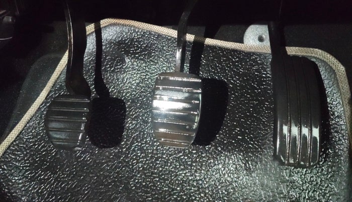 2013 Renault Duster RXL PETROL, Petrol, Manual, 23,481 km, Pedals