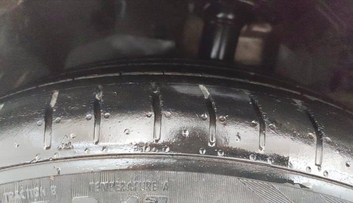 2018 Ford Ecosport TITANIUM 1.5L SPORTS(SUNROOF) DIESEL, Diesel, Manual, 96,630 km, Left Front Tyre Tread