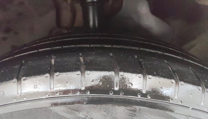 2018 Ford Ecosport TITANIUM 1.5L SPORTS(SUNROOF) DIESEL, Diesel, Manual, 96,630 km, Right Front Tyre Tread