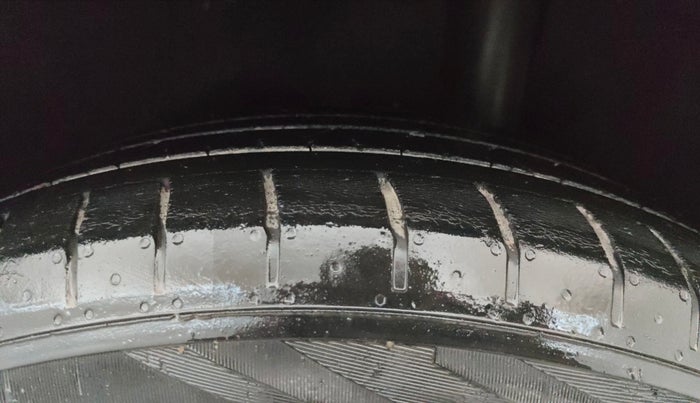 2018 Ford Ecosport TITANIUM 1.5L SPORTS(SUNROOF) DIESEL, Diesel, Manual, 96,630 km, Left Rear Tyre Tread