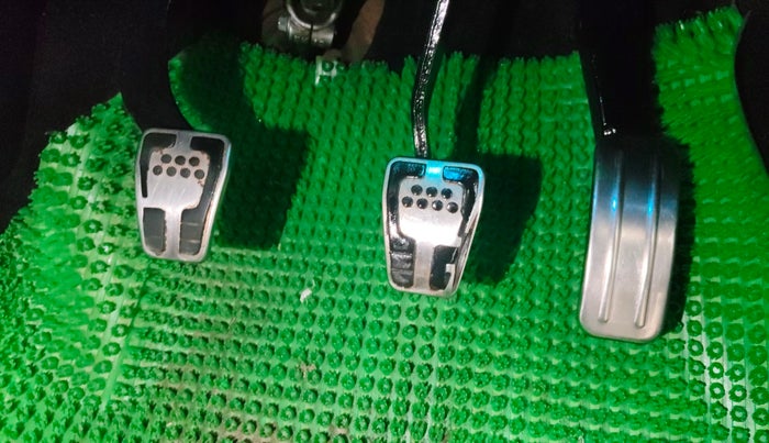 2018 Ford Ecosport TITANIUM 1.5L SPORTS(SUNROOF) DIESEL, Diesel, Manual, 96,630 km, Pedals