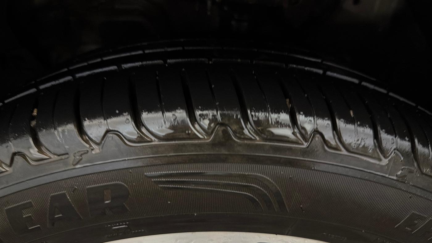 2023 KIA SELTOS X LINE 1.5 DIESEL AT, Diesel, Automatic, 65,976 km, Left Front Tyre Tread