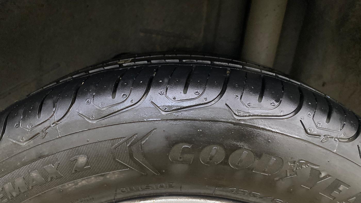 2016 Ford Figo Aspire TITANIUM 1.2 PETROL, Petrol, Manual, 71,921 km, Left Rear Tyre Tread