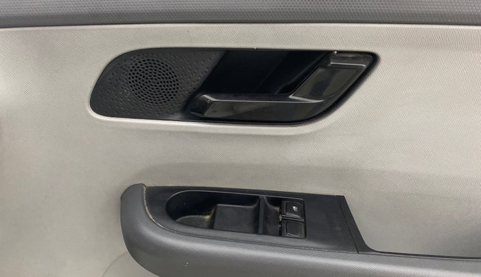 2021 Tata ALTROZ XE PETROL, Petrol, Manual, 32,631 km, Driver Side Door Panels Control