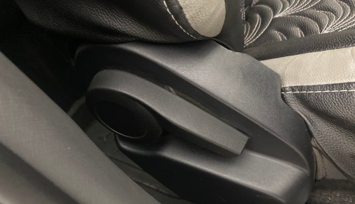 2021 Tata ALTROZ XE PETROL, Petrol, Manual, 32,631 km, Driver Side Adjustment Panel