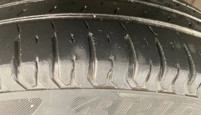 2021 Tata ALTROZ XE PETROL, Petrol, Manual, 32,631 km, Left Front Tyre Tread