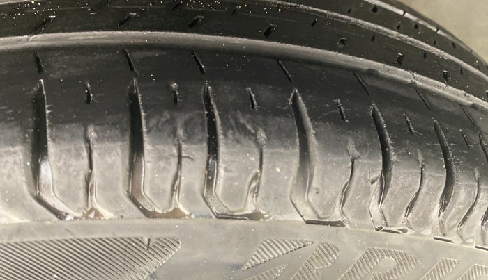 2021 Tata ALTROZ XE PETROL, Petrol, Manual, 32,631 km, Left Rear Tyre Tread