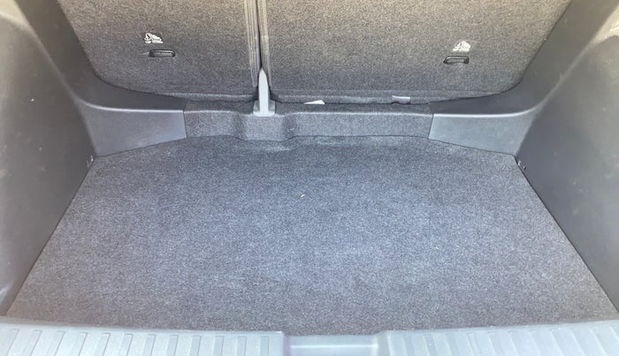 2022 Volkswagen TAIGUN TOPLINE 1.0 TSI AT, Petrol, Automatic, 24,835 km, Boot Inside