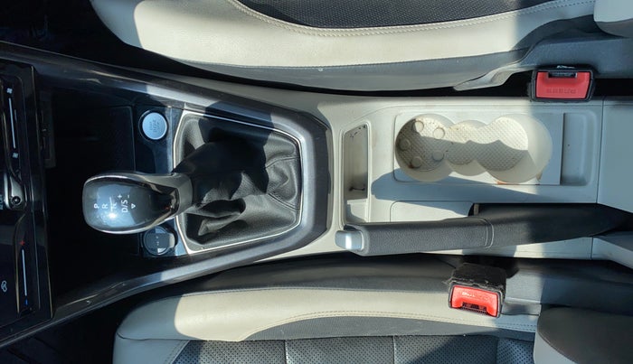 2022 Volkswagen TAIGUN TOPLINE 1.0 TSI AT, Petrol, Automatic, 24,835 km, Gear Lever