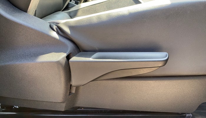 2022 Volkswagen TAIGUN TOPLINE 1.0 TSI AT, Petrol, Automatic, 24,835 km, Driver Side Adjustment Panel