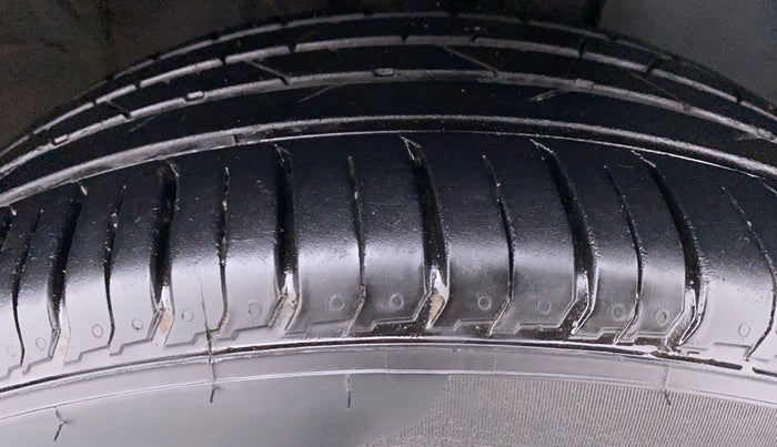 2021 Hyundai VENUE 1.0 TURBO GDI SX+ AT, Petrol, Automatic, 17,128 km, Right Front Tyre Tread