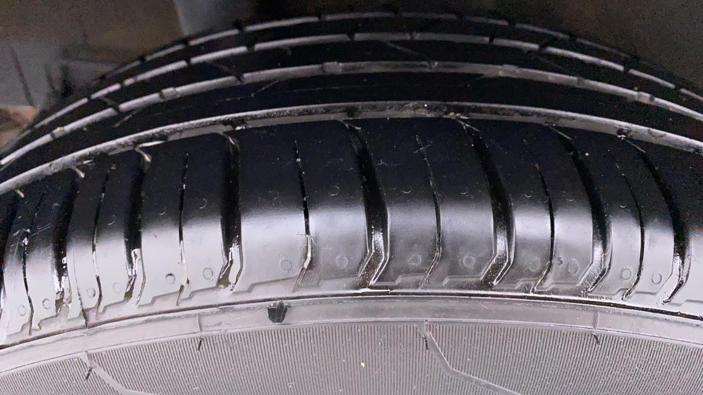 2021 Hyundai VENUE 1.0 TURBO GDI SX+ AT, Petrol, Automatic, 17,128 km, Right Rear Tyre Tread