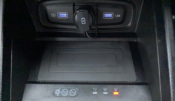 2021 Hyundai VENUE 1.0 TURBO GDI SX+ AT, Petrol, Automatic, 17,128 km, Wireless Charger
