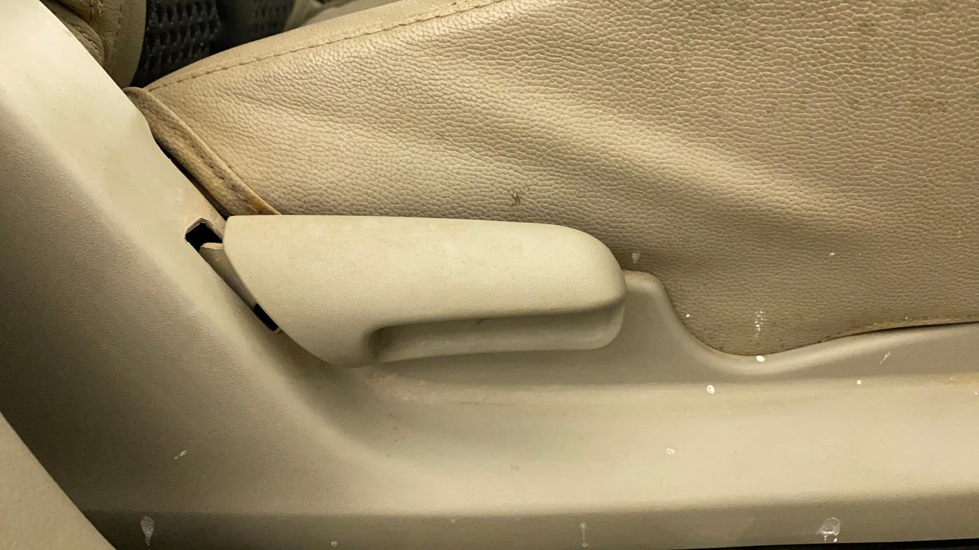 2016 Maruti Celerio VXI, Petrol, Manual, 30,902 km, Driver Side Adjustment Panel