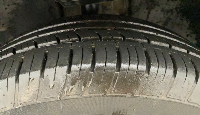 2020 Tata Harrier XZA PLUS 2.0L, Diesel, Automatic, 35,623 km, Left Front Tyre Tread