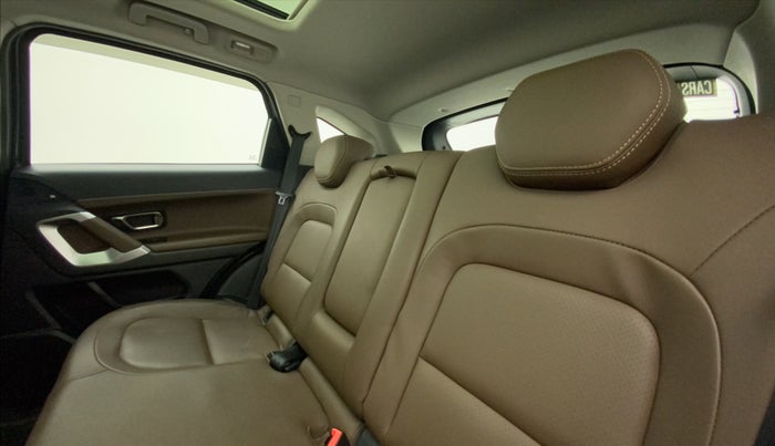 2020 Tata Harrier XZA PLUS 2.0L, Diesel, Automatic, 35,623 km, Right Side Rear Door Cabin
