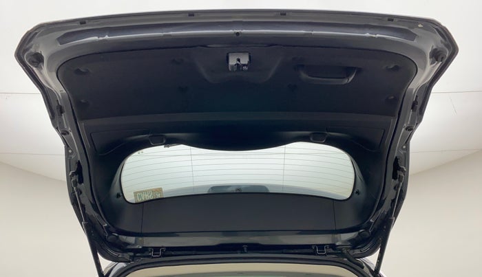 2020 Tata Harrier XZA PLUS 2.0L, Diesel, Automatic, 35,623 km, Boot Door Open