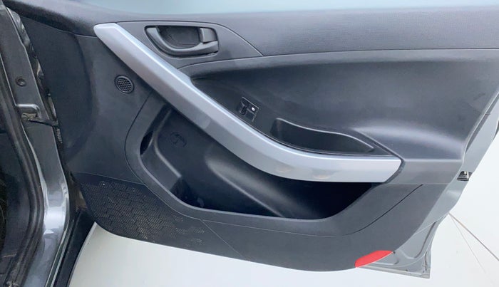 2020 Tata NEXON XE, Petrol, Manual, 18,280 km, Driver Side Door Panels Control