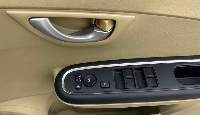 2017 Honda Amaze 1.2L I-VTEC SX, Petrol, Manual, 25,988 km, Driver Side Door Panels Control