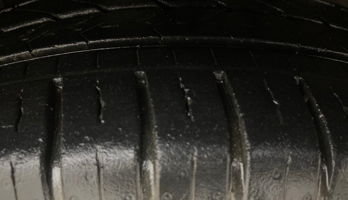 2017 Honda Amaze 1.2L I-VTEC SX, Petrol, Manual, 25,988 km, Right Front Tyre Tread