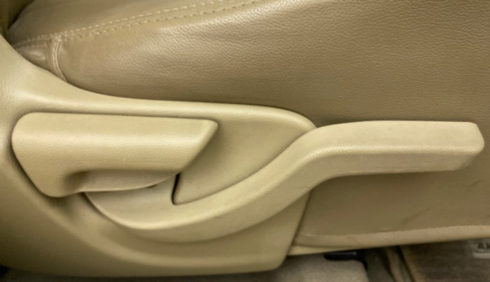 2017 Honda Amaze 1.2L I-VTEC SX, Petrol, Manual, 25,988 km, Driver Side Adjustment Panel