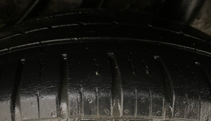 2017 Honda Amaze 1.2L I-VTEC SX, Petrol, Manual, 25,988 km, Left Rear Tyre Tread