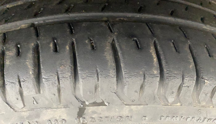 2019 Maruti Dzire ZXI PLUS AMT, Petrol, Automatic, 28,196 km, Right Front Tyre Tread