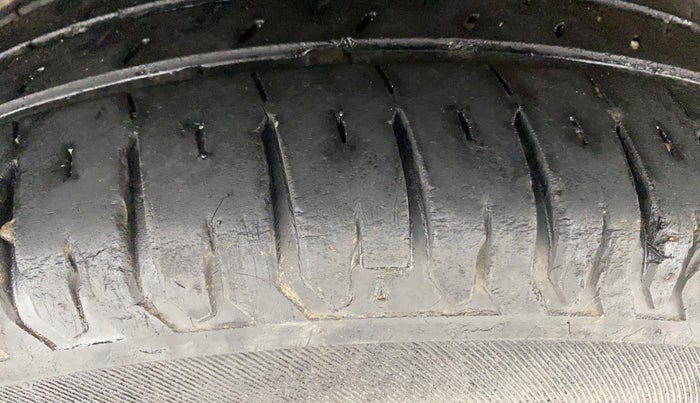 2019 Maruti Dzire ZXI PLUS AMT, Petrol, Automatic, 28,196 km, Right Rear Tyre Tread
