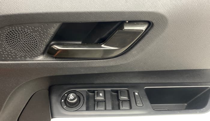 2023 Tata PUNCH ACCOMPLISHED DAZZLE PACK AMT, Petrol, Automatic, 19,557 km, Driver Side Door Panels Control