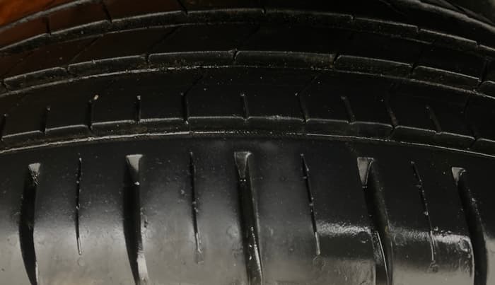 2023 Tata PUNCH ACCOMPLISHED DAZZLE PACK AMT, Petrol, Automatic, 19,557 km, Left Rear Tyre Tread