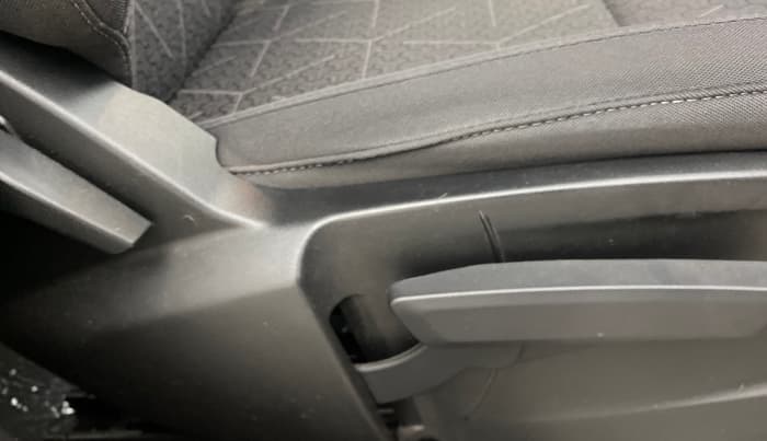 2023 Tata PUNCH ACCOMPLISHED DAZZLE PACK AMT, Petrol, Automatic, 19,557 km, Driver Side Adjustment Panel