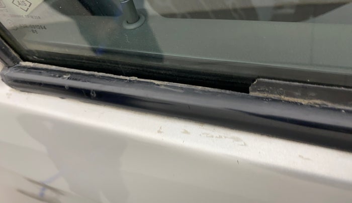 2014 Maruti Alto 800 LXI, Petrol, Manual, 75,376 km, Driver-side door - Weather strip has minor damage