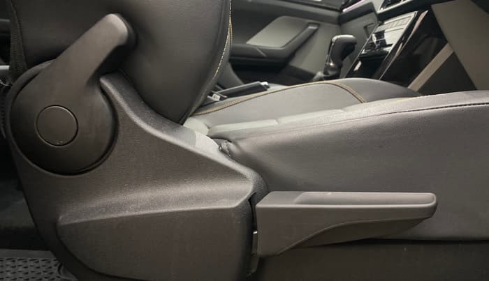 2021 Skoda KUSHAQ STYLE 1.5L TSI DSG, Petrol, Automatic, 27,793 km, Driver Side Adjustment Panel