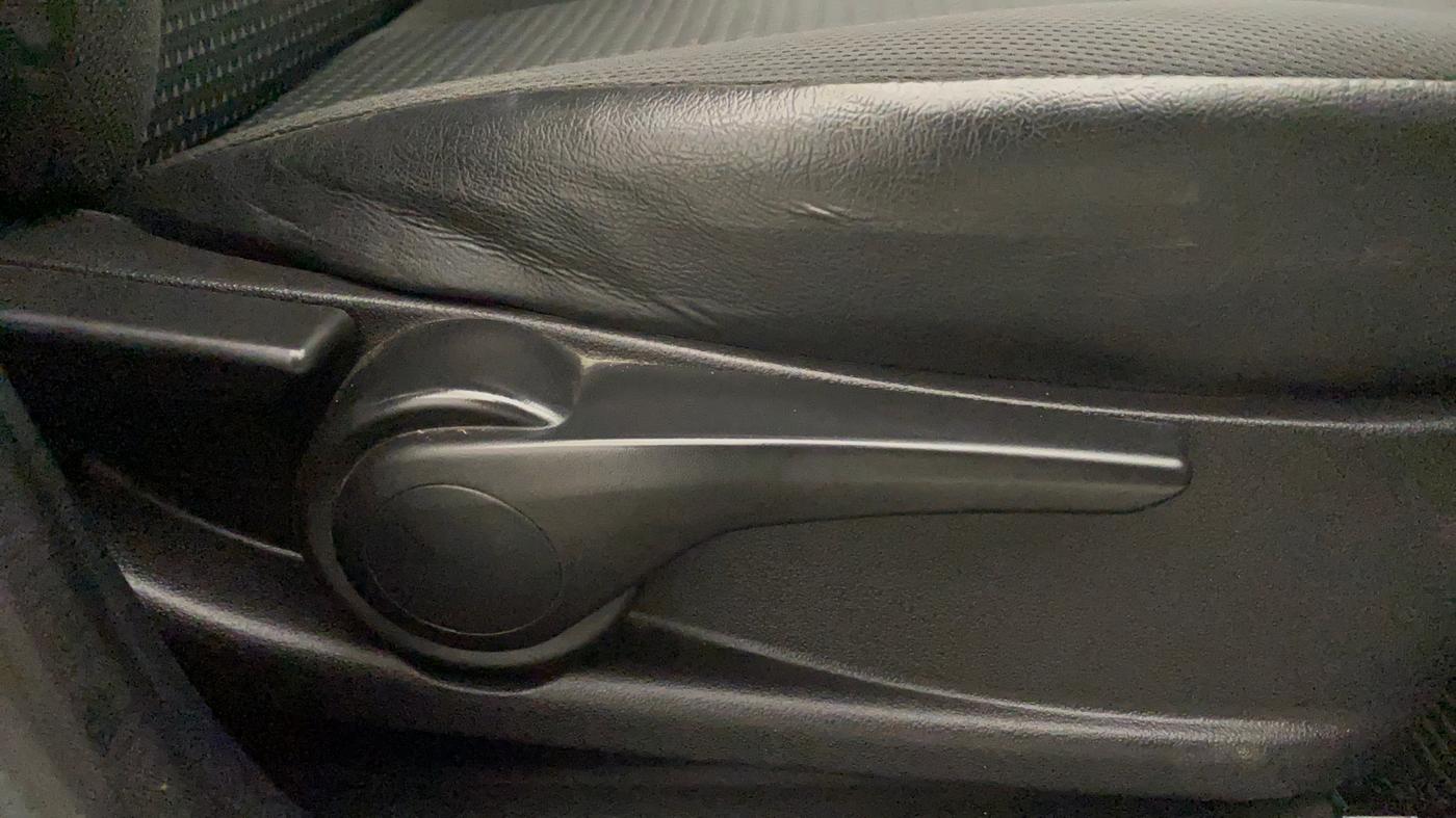 2019 Tata Tiago XZA PETROL, Petrol, Automatic, 30,302 km, Driver Side Adjustment Panel
