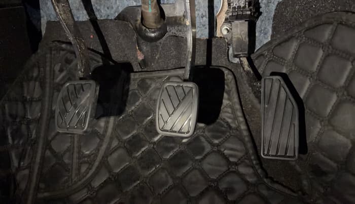 2023 Maruti Swift VXI, Petrol, Manual, 23,218 km, Pedals