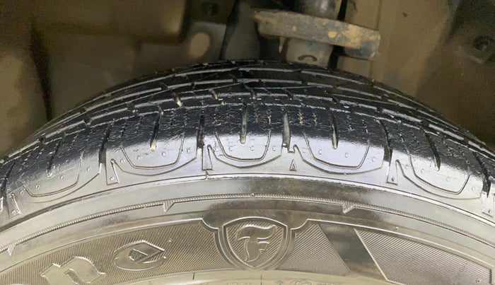 2017 Jeep Compass LIMITED (O) 2.0 DIESEL 4X4, Diesel, Manual, 72,840 km, Left Front Tyre Tread