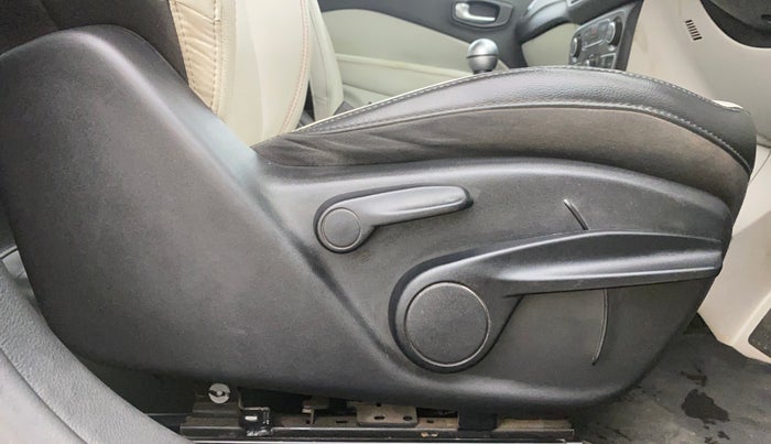 2017 Jeep Compass LIMITED (O) 2.0 DIESEL 4X4, Diesel, Manual, 72,840 km, Driver Side Adjustment Panel