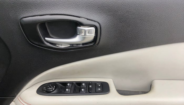 2017 Jeep Compass LIMITED (O) 2.0 DIESEL 4X4, Diesel, Manual, 72,840 km, Driver Side Door Panels Control