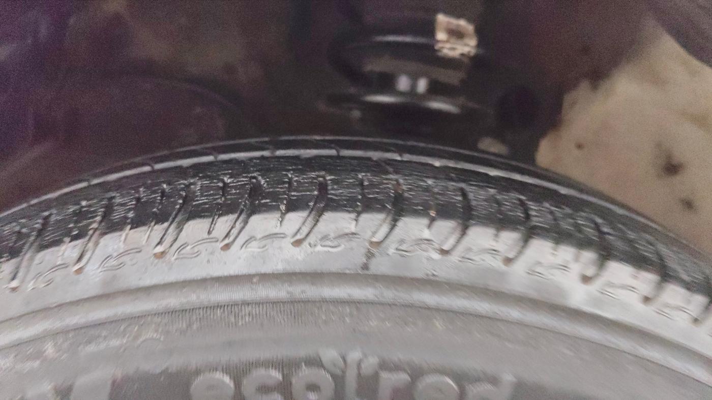 2021 Maruti S PRESSO VXI CNG, CNG, Manual, 95,031 km, Left Front Tyre Tread